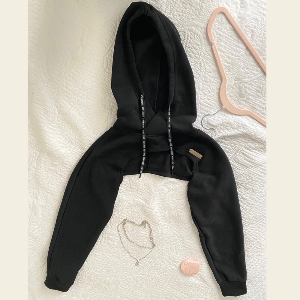 Kendall & Kylie Women’s Solid Black Long Sleeve Pullover Crop Top Hoodie